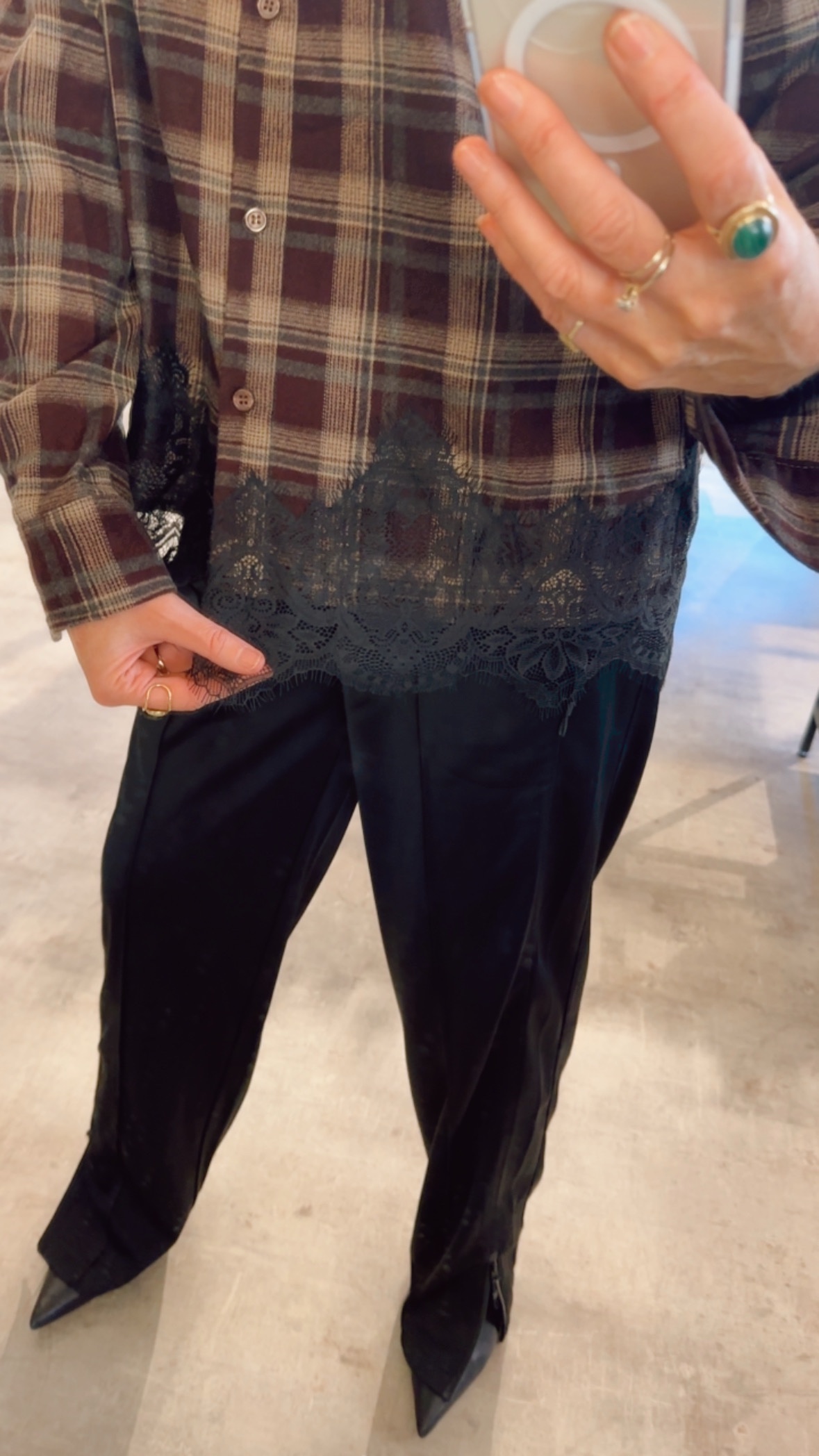 eid517730056194021cameraposition1-17 Check Lace Blouse - Beige/Bordeaux - Afbeelding 2