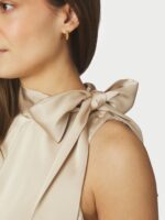 Veda Drapy Satin Top - Dark Sand - Afbeelding 3