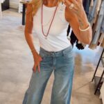 Queen Wide Leg Belt Jeans - Mid Blue
